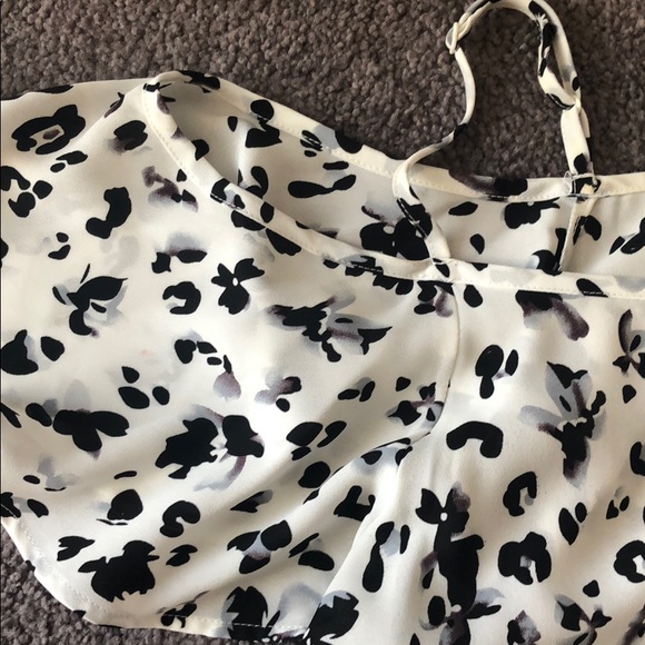 Bar III | Open Shoulder Flowy Top - Picture 6 of 8